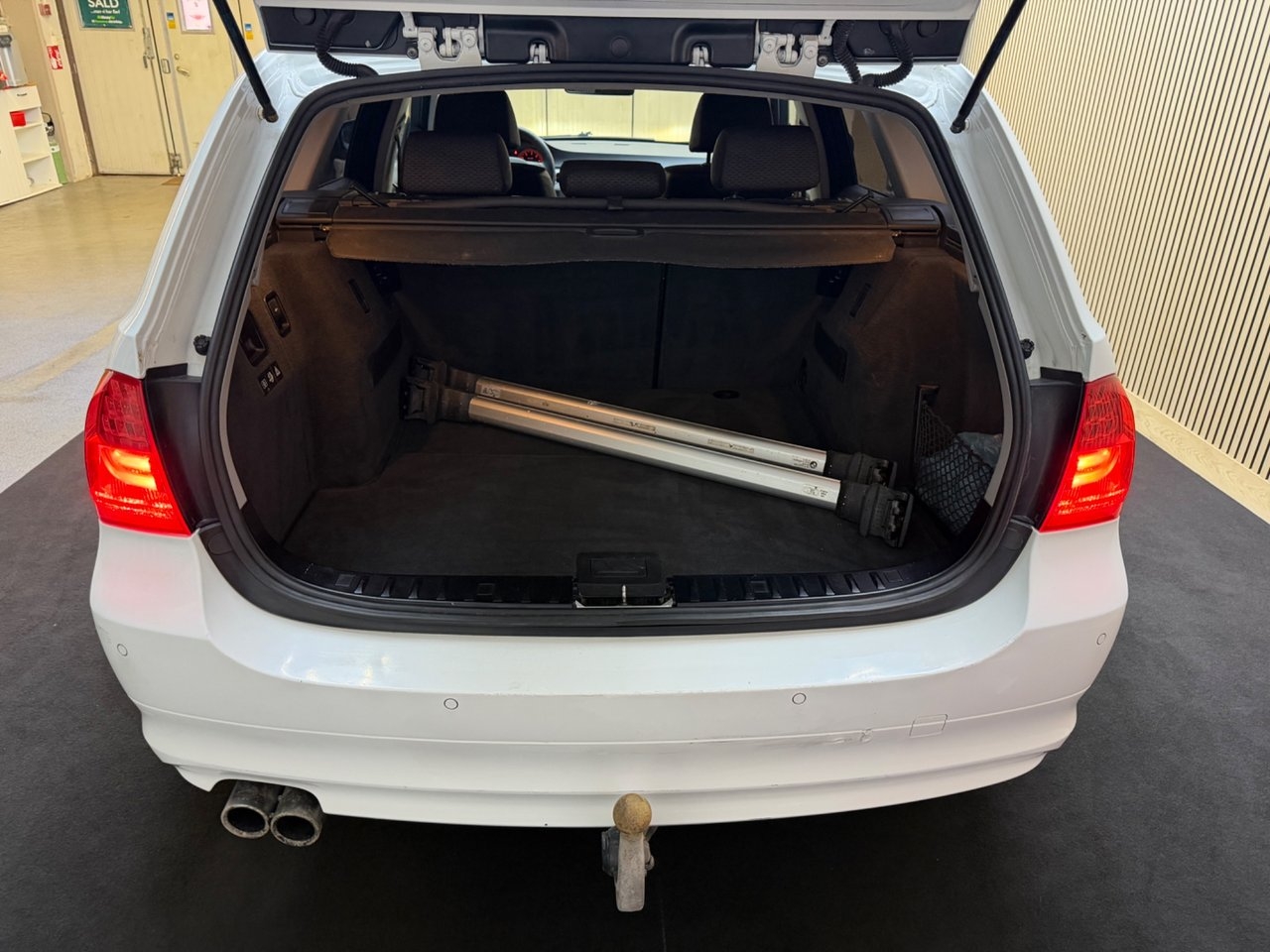 BMW 325i Comfort 2009, kuva 10/10