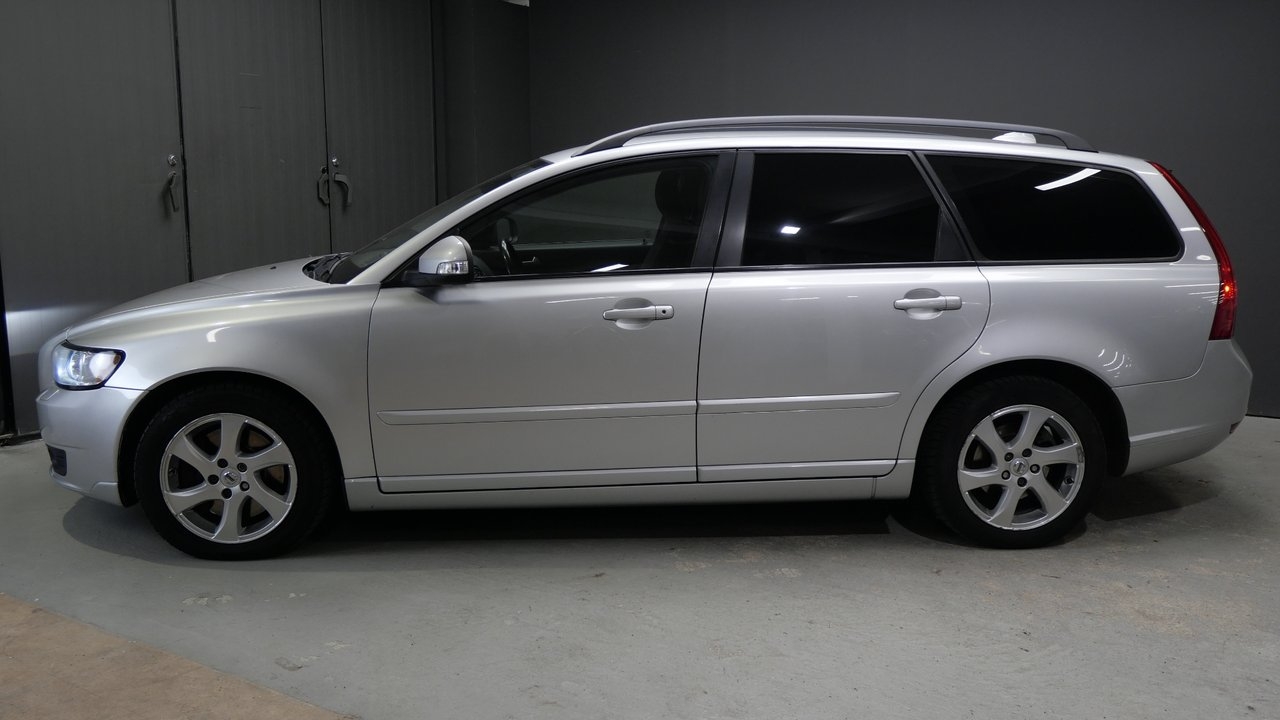 Volvo V50 2.0D Momentum 2010, bild 2/10