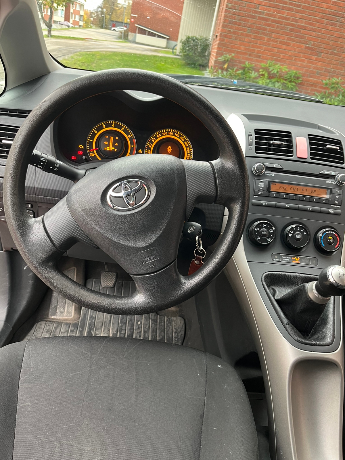 Toyota Auris 1.4 2007, photo 6/10