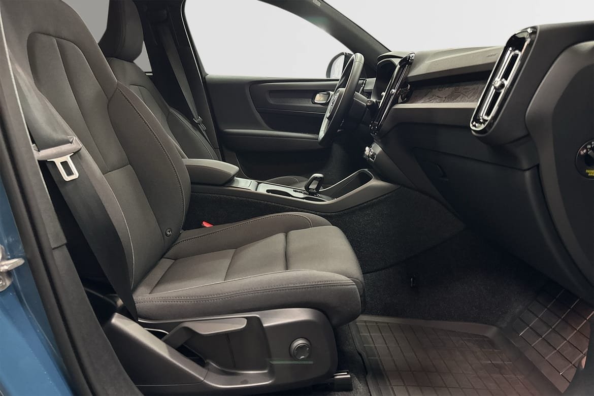 Volvo EX40 Extended Range Core 2025, photo 5/10