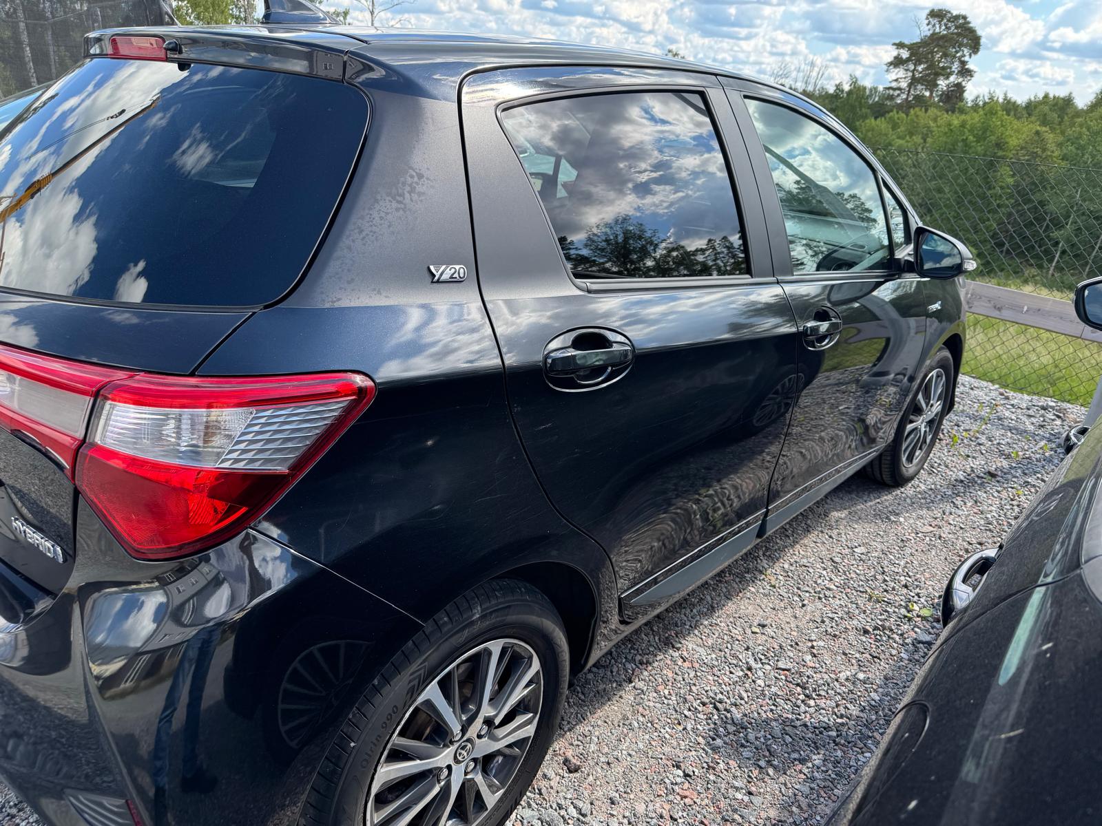 Toyota Yaris 1.5 Hybrid 2019, photo 2/7