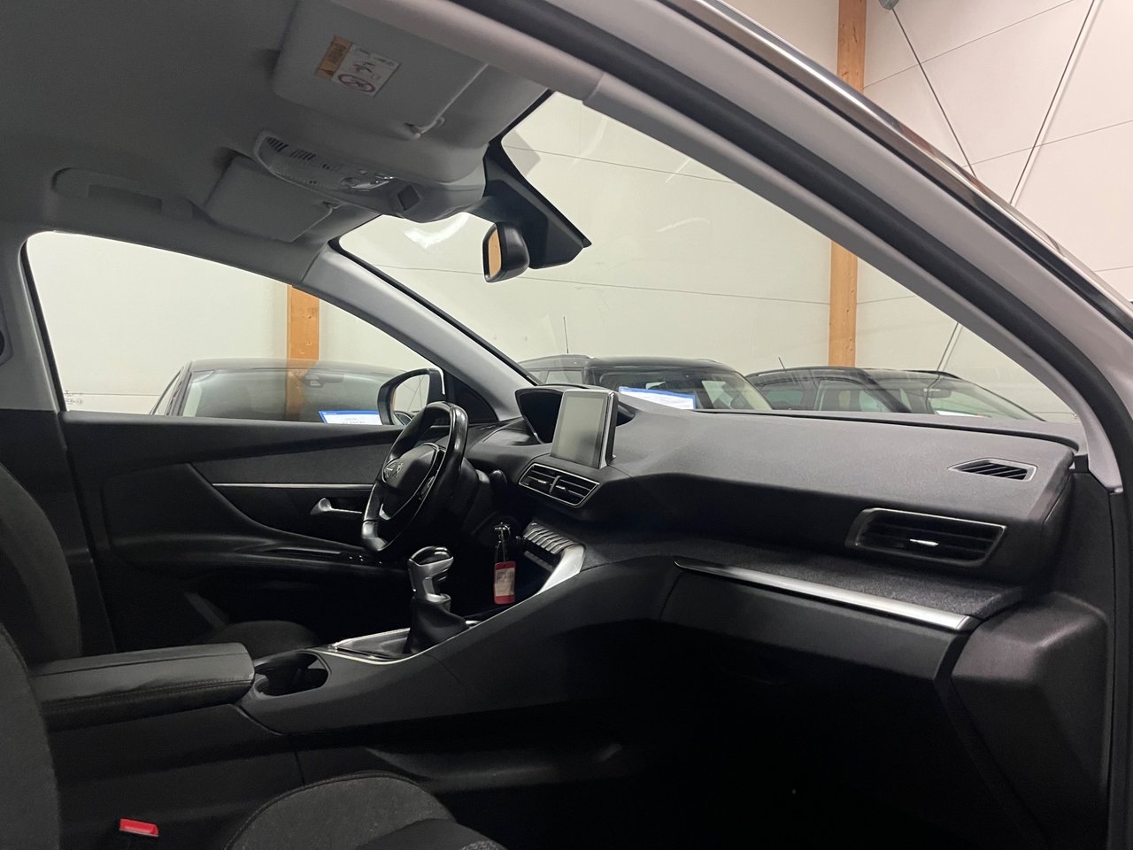 Peugeot 3008 1.2 PureTech 130 Active 2018, kuva 10/10