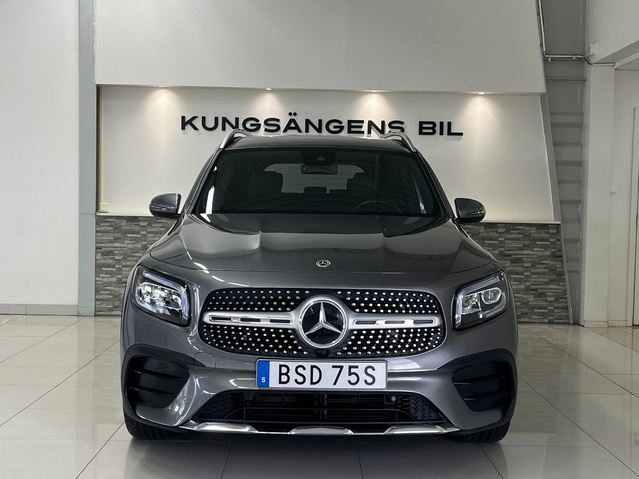 Mercedes-Benz GLB 200 d AMG Line 2023, photo 5/10