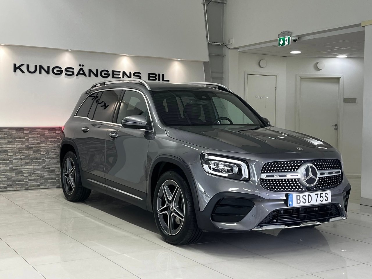 Mercedes-Benz GLB 200 d AMG Line 2023, photo 6/10