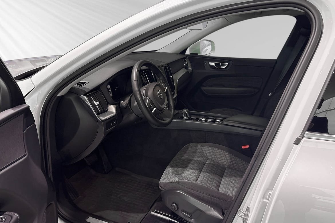 Volvo XC60 T6 Core 2023, bild 7/10