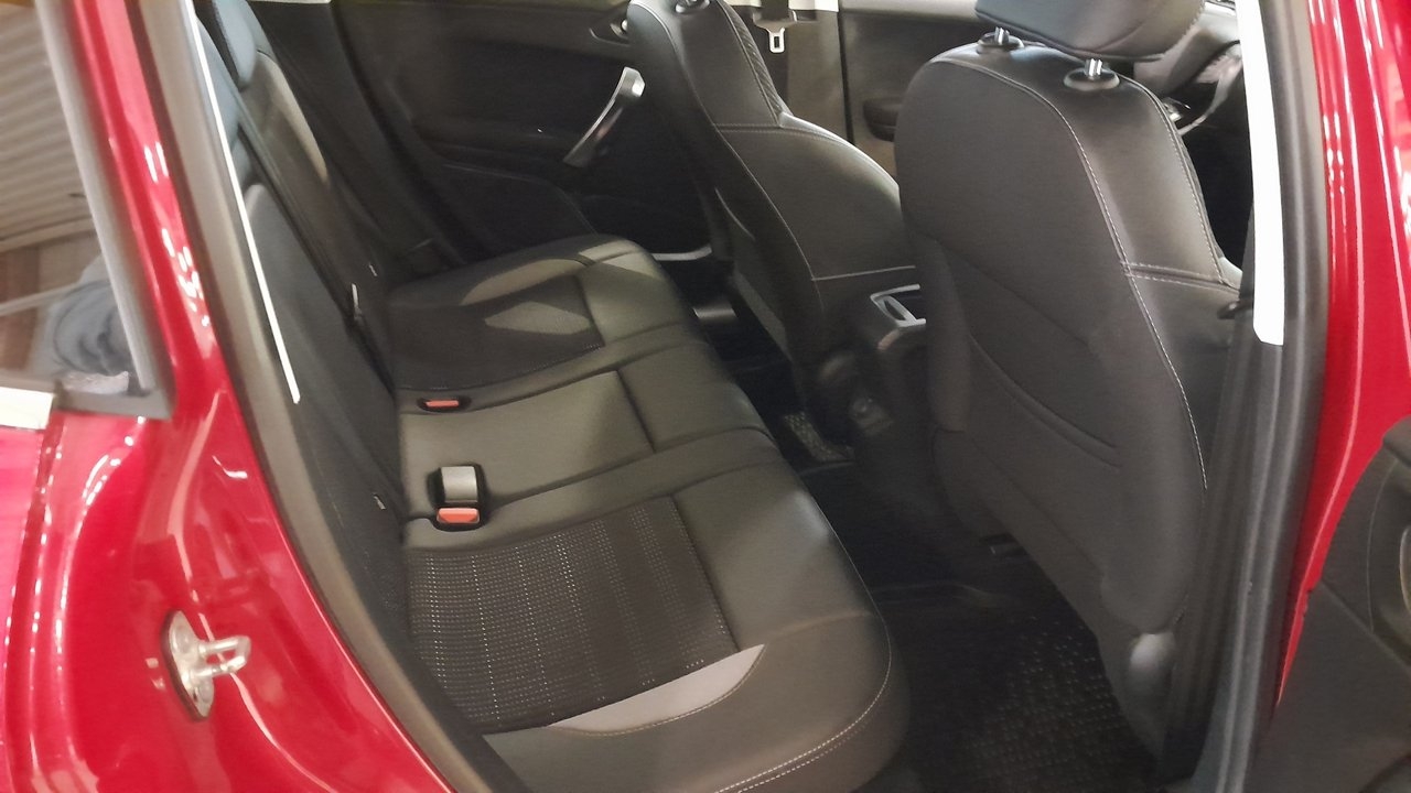 Peugeot 2008 1.2 PureTech 82 Allure 2017, kuva 9/10