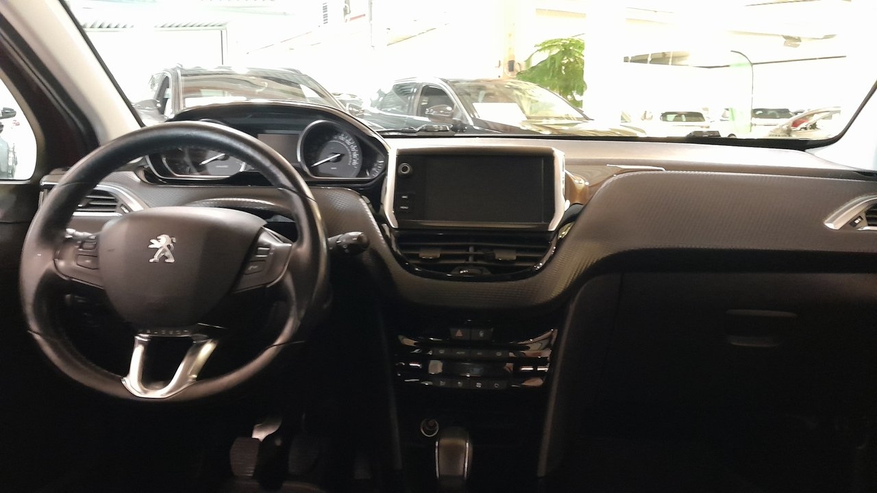 Peugeot 2008 1.2 PureTech 82 Allure 2017, kuva 10/10