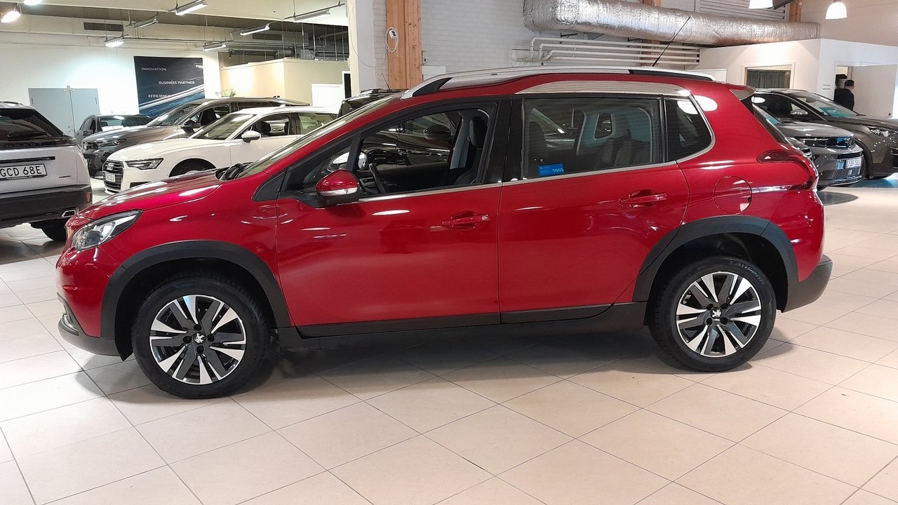 Peugeot 2008 1.2 PureTech 82 Allure 2017, kuva 2/10