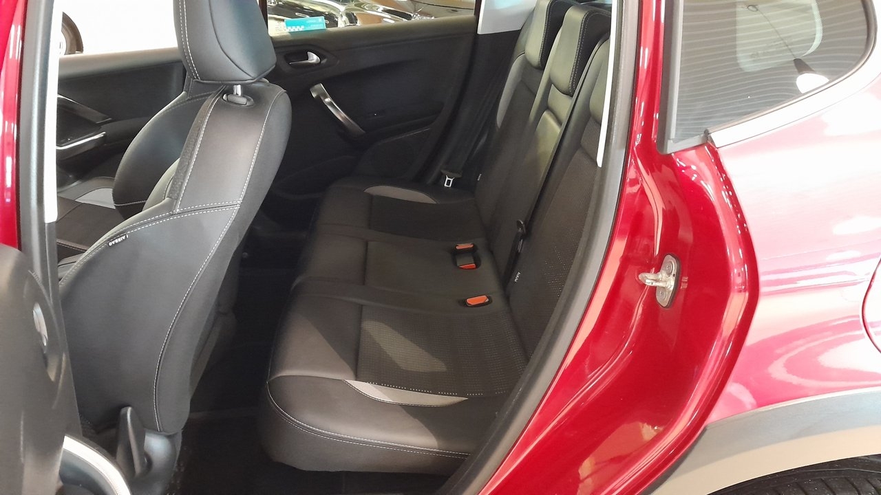 Peugeot 2008 1.2 PureTech 82 Allure 2017, kuva 4/10