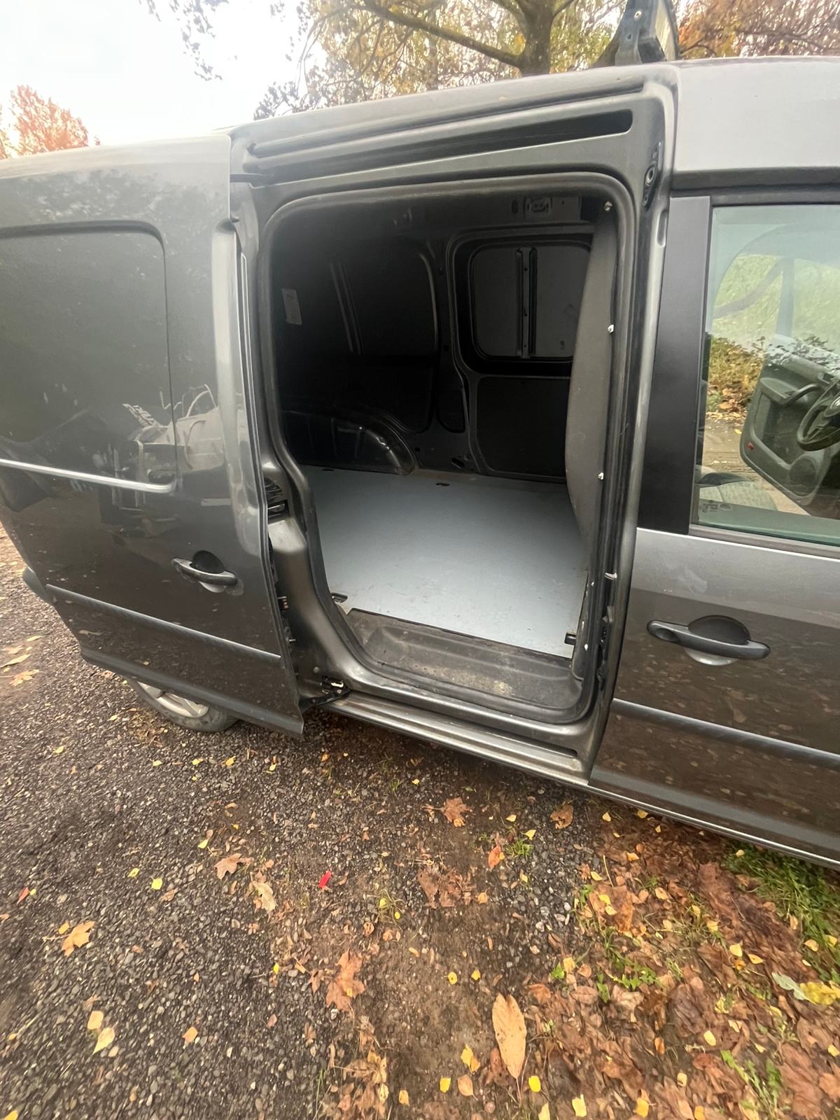 Volkswagen Caddy Maxi 2.0 TDI 2012, photo 5/10