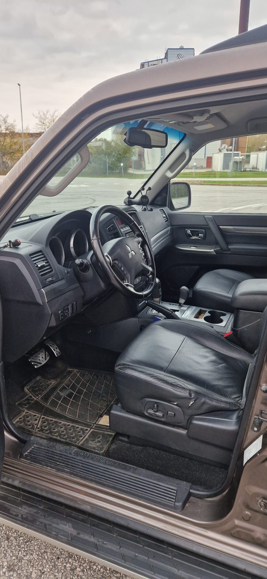Mitsubishi Pajero 3.2 DI-D 2012, bild 5/8