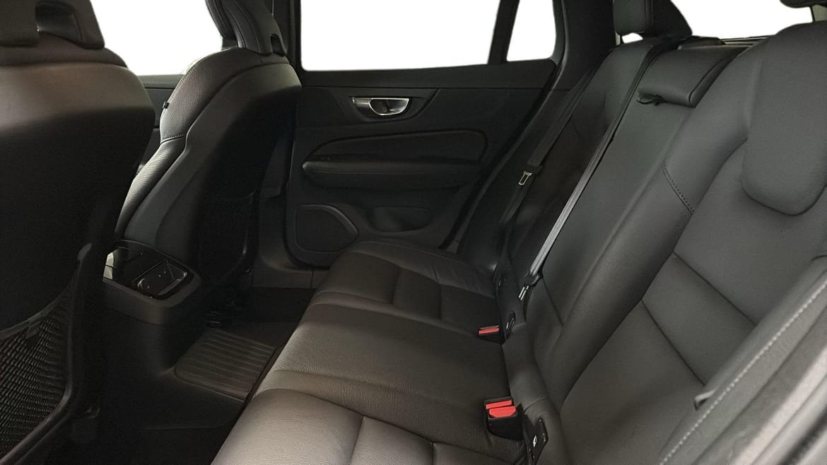 Volvo V60 T6 Plus Dark Nordic 2026, bild 7/10