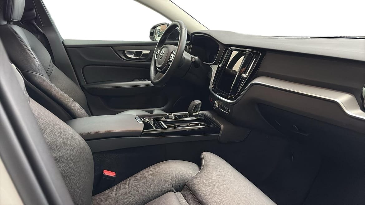 Volvo V60 T6 Plus Dark Nordic 2026, bild 5/10