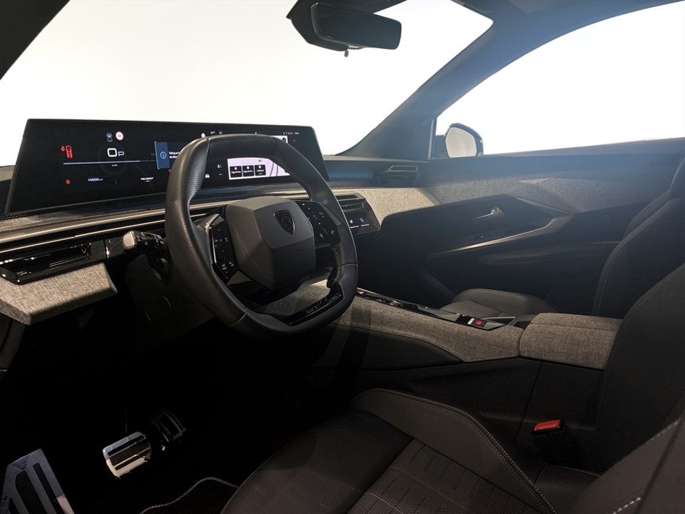 Peugeot 5008 1.2 Hybrid 145 GT 2025, bild 4/10