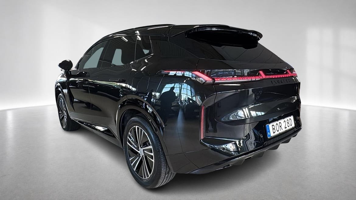 Lynk & Co 08 1.5TD PHEV Core 2025, bild 2/10