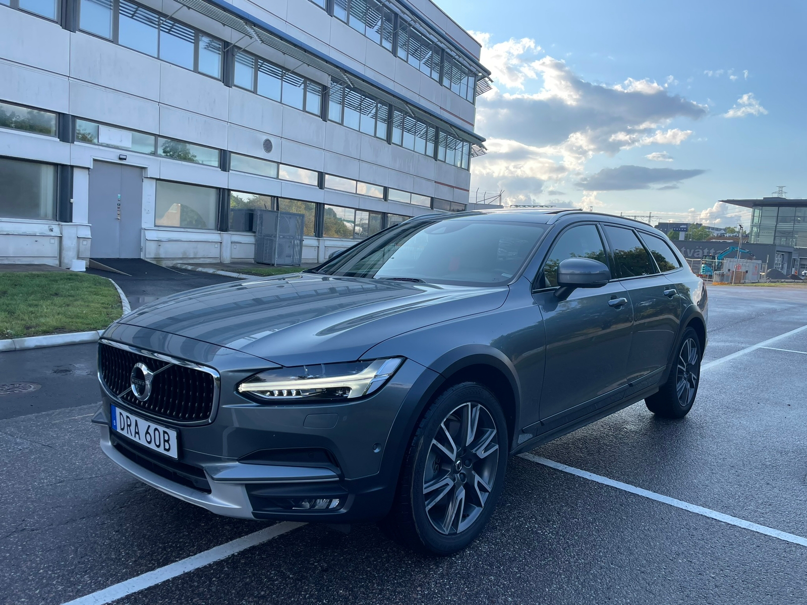 Volvo V90 Cross Country D5 Inscription 2018, bild 2/10