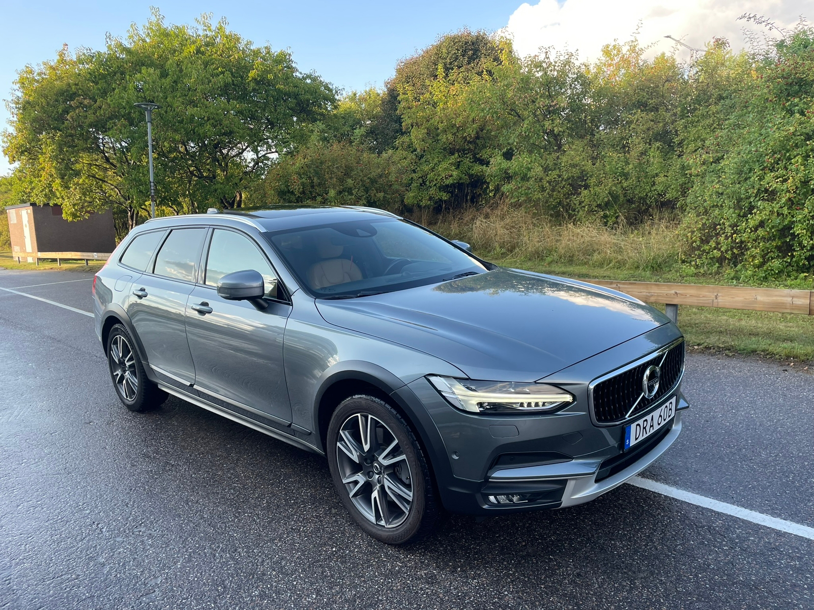 Volvo V90 Cross Country D5