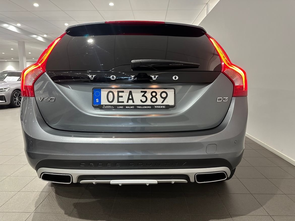 Volvo V60 Cross Country D3 Summum 2017, bild 6/10