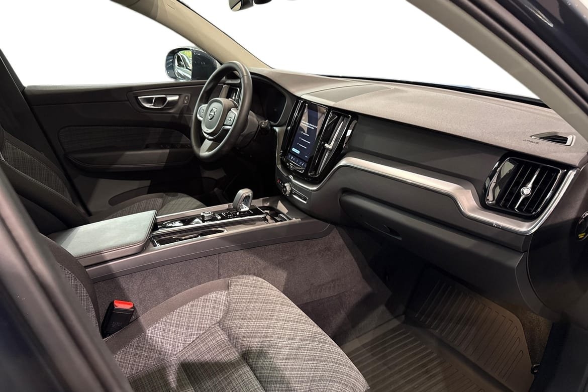 Volvo XC60 T6 Core Special Edition 2025, bild 7/10