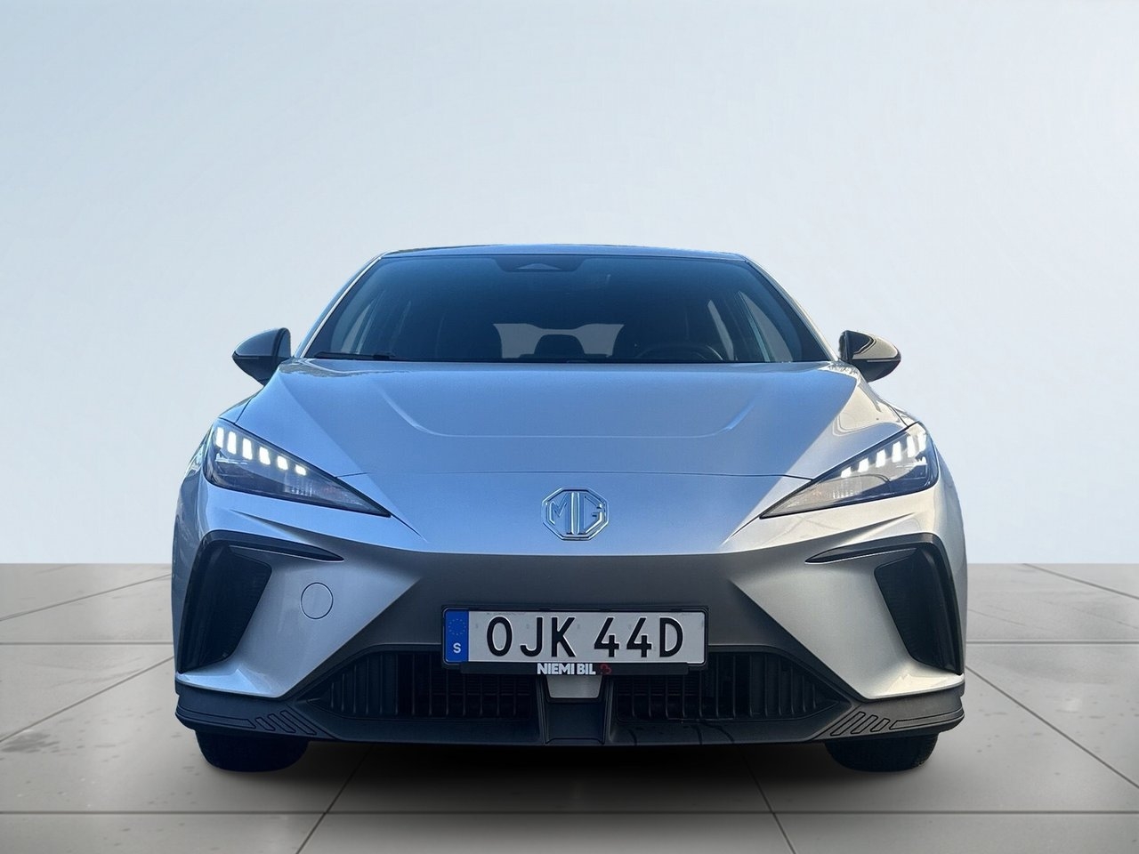 MG MG4 Electric 2023, photo 2/10