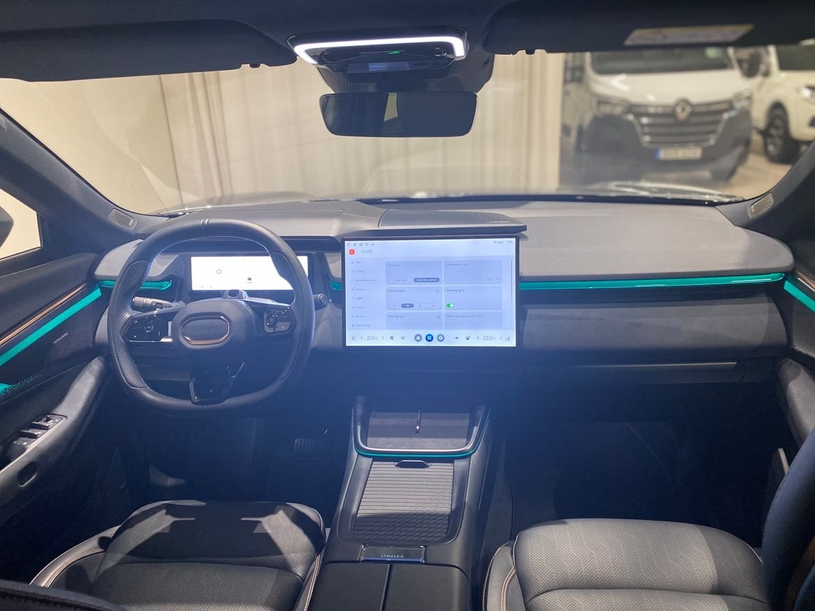 Lynk & Co 08 1.5TD PHEV More 2025, bild 2/10