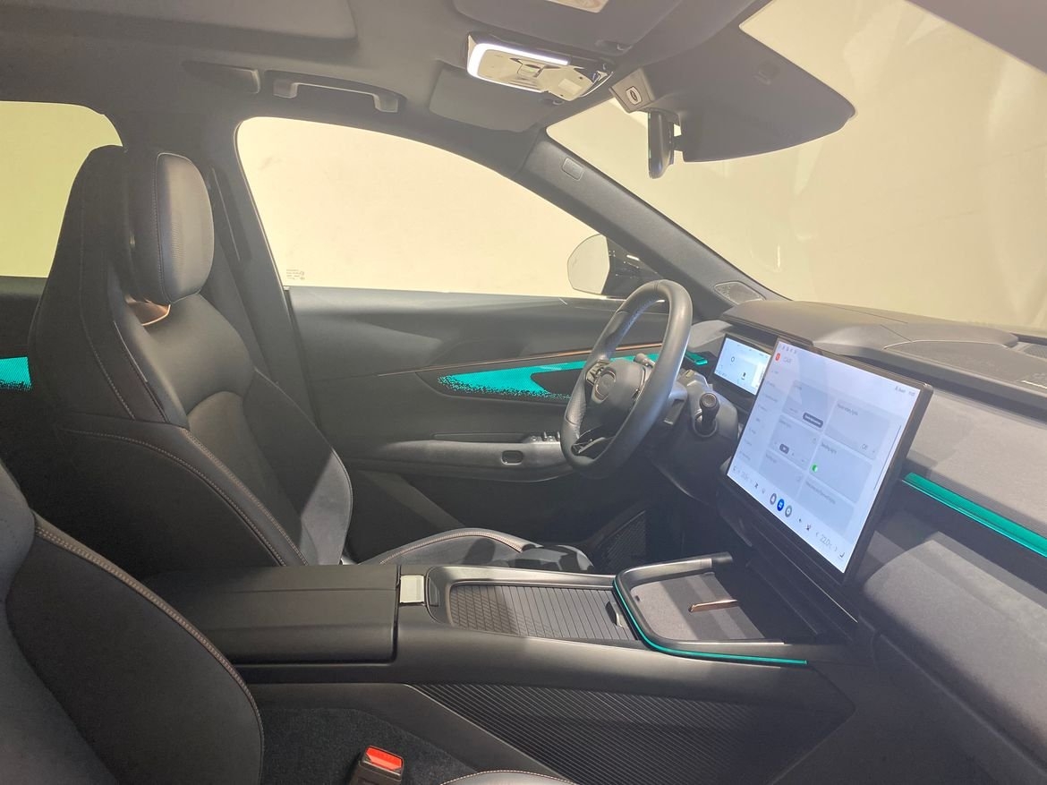 Lynk & Co 08 1.5TD PHEV More 2025, bild 5/10