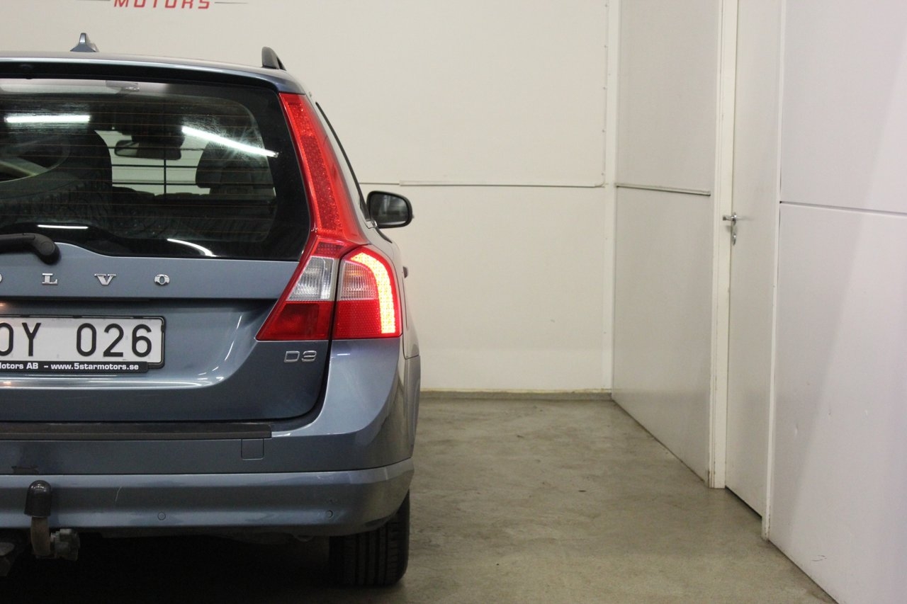 Volvo V70 Momentum 2012, photo 6/10