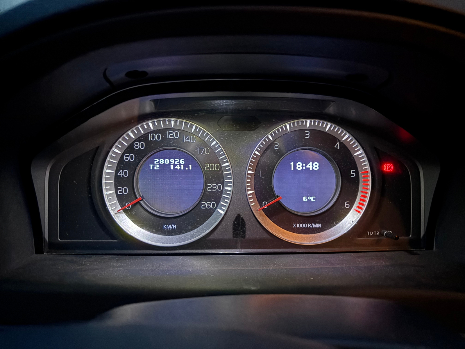 Volvo V70 D3 2011, kuva 7/8