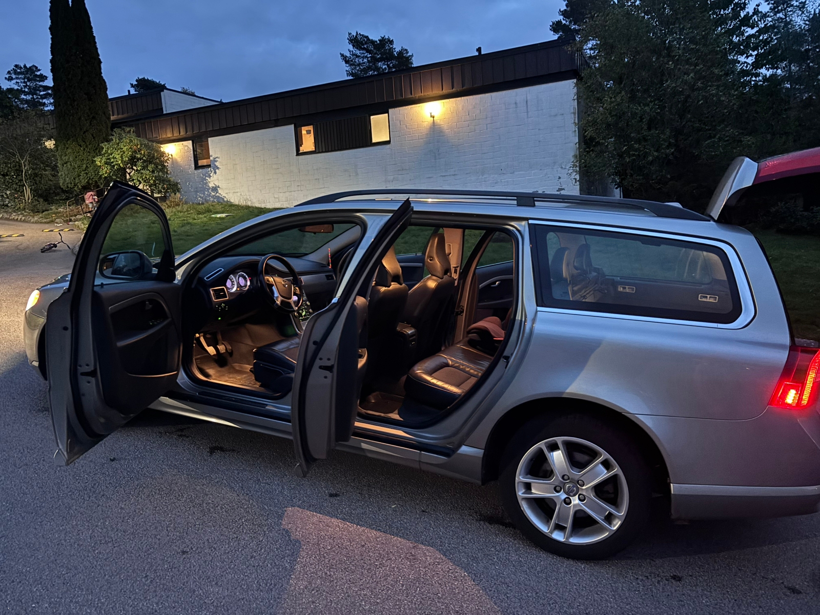Volvo V70 D3 2011, kuva 5/8