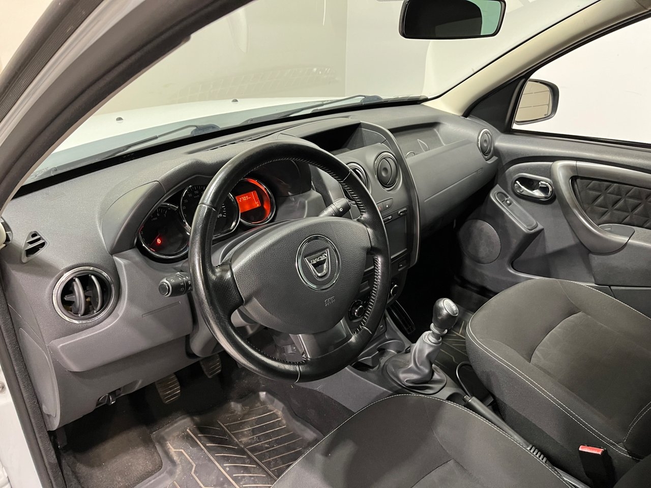 Dacia Duster 2015, photo 9/10