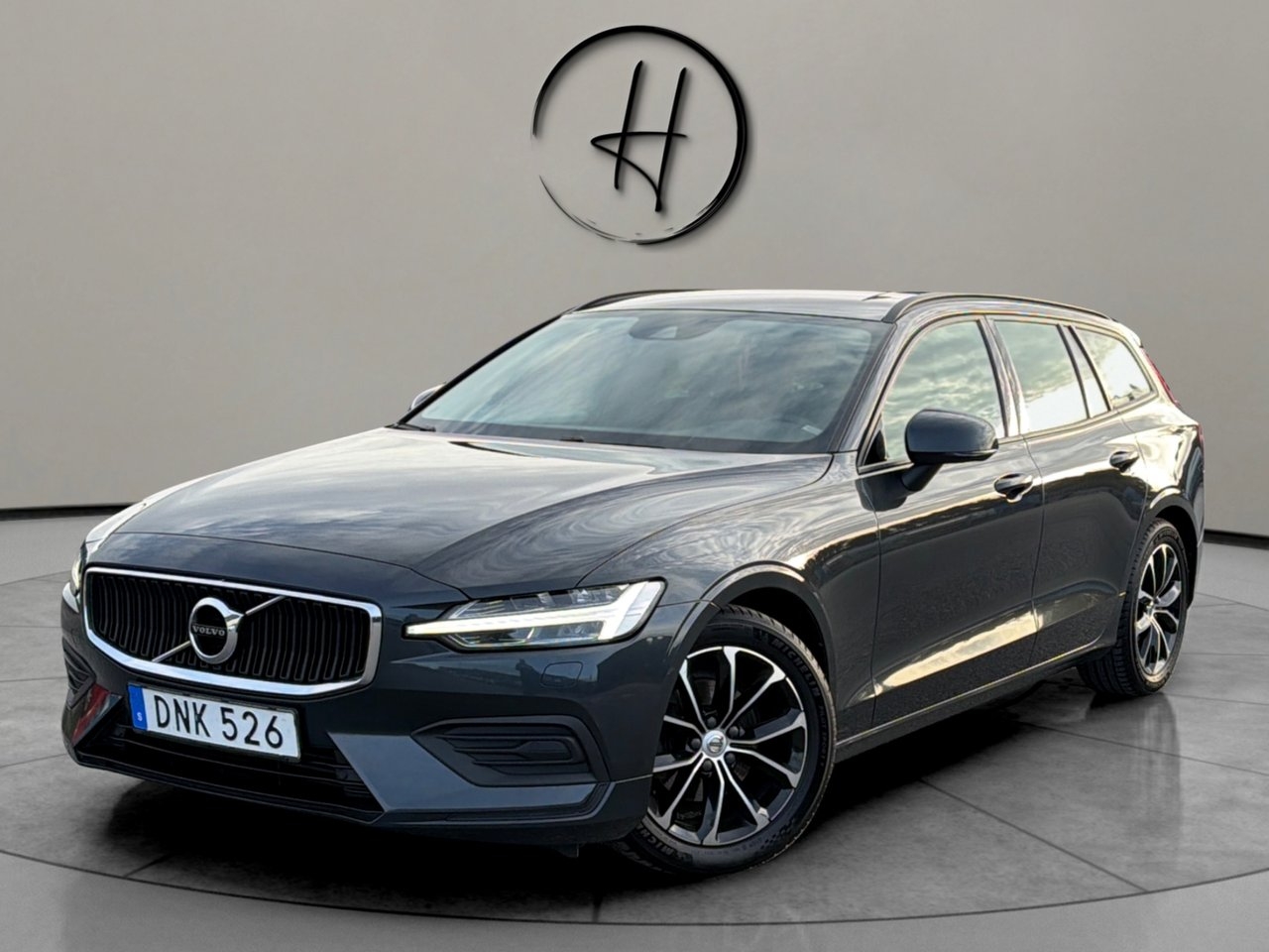 Volvo V60 D4 Momentum 2019, bild 2/10