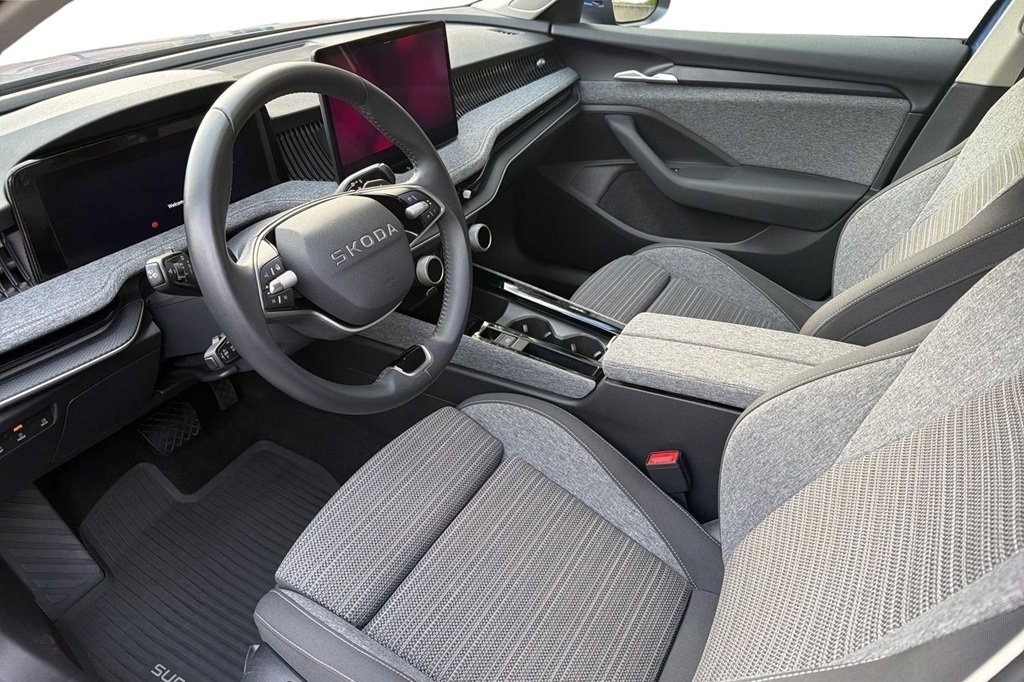Skoda Superb iV 1.5 TSI PHEV Selection 2025, kuva 6/10