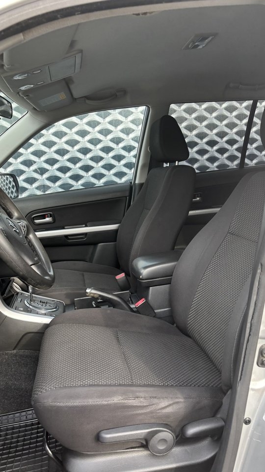 Suzuki Grand Vitara 2.4 2012, kuva 5/10