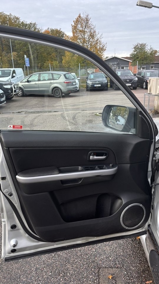 Suzuki Grand Vitara 2.4 2012, kuva 4/10