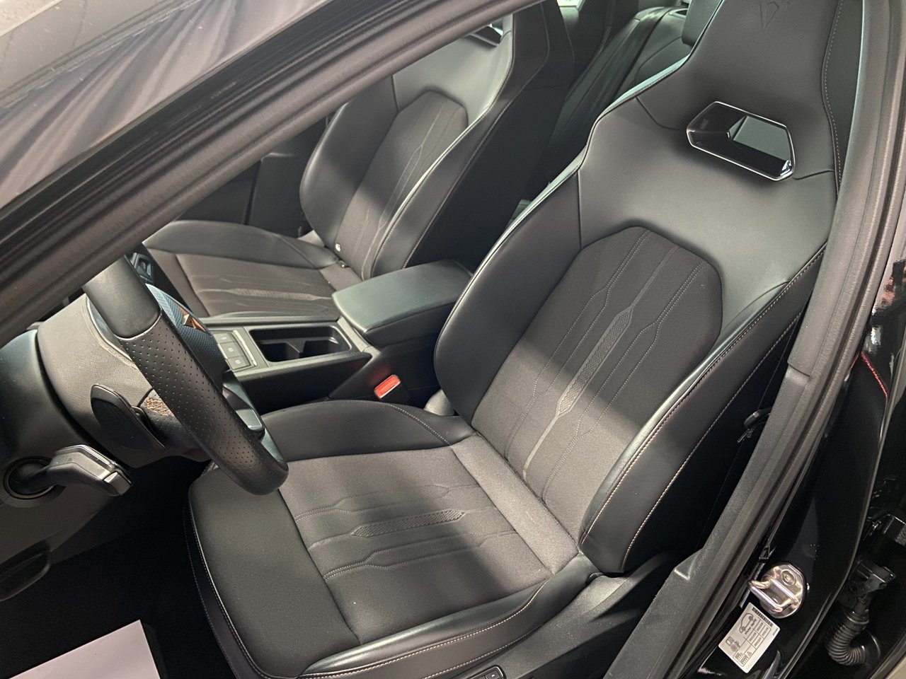 Cupra Leon 1.4 e-HYBRID VZ 2024, bild 7/10
