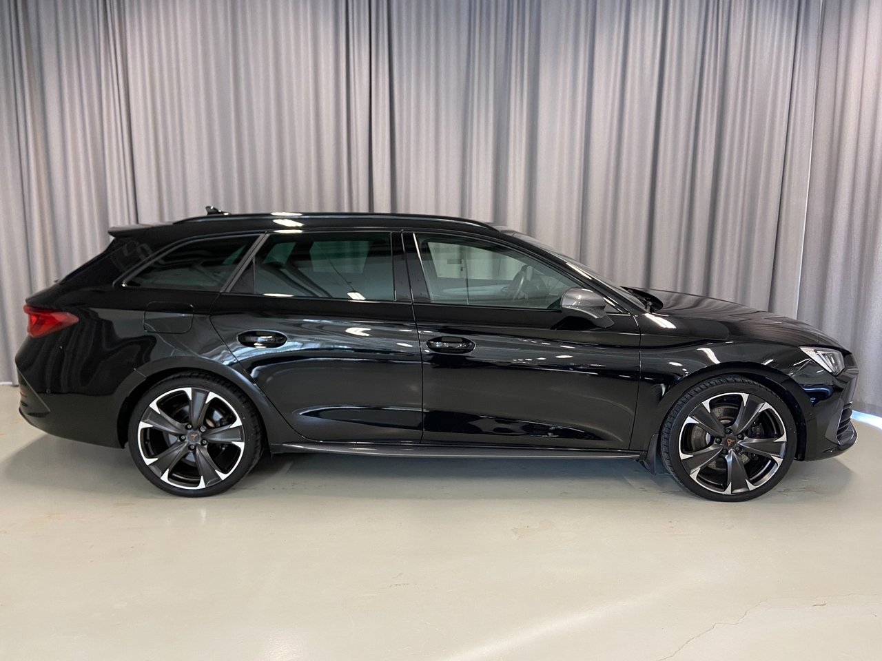 Cupra Leon 1.4 e-HYBRID VZ 2024, bild 4/10