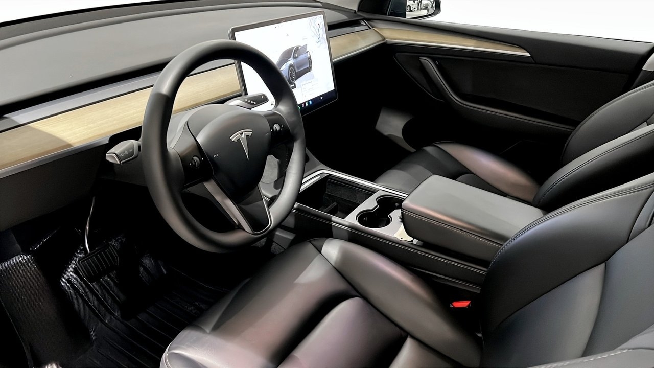 Tesla Model Y 2023, bild 7/10