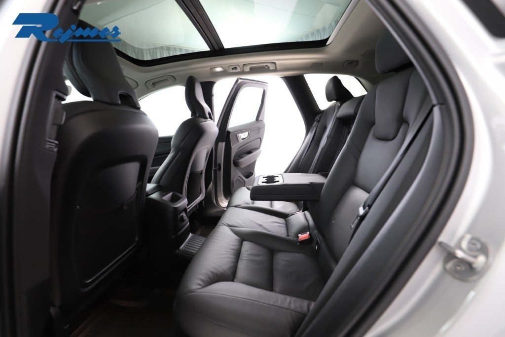 Volvo XC60 Plus Dark Nordic 2025, bild 7/10
