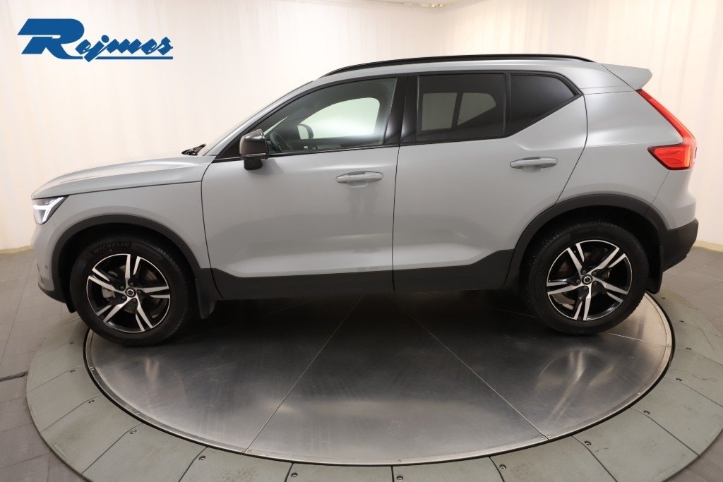 Volvo XC40 B3 Plus Dark 2025, bild 3/10