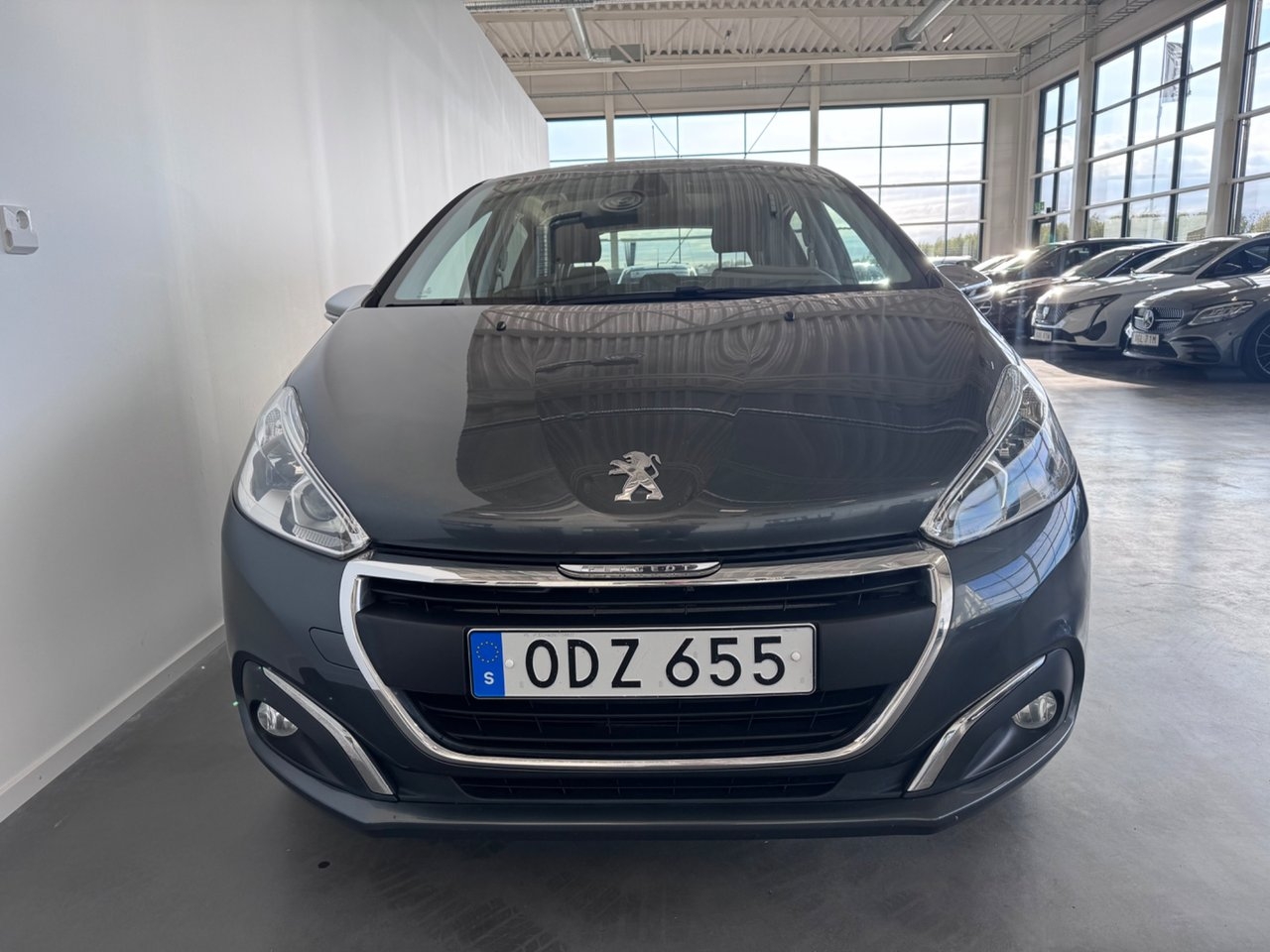 Peugeot 208 1.2 PureTech 82 Style 2016, photo 6/10