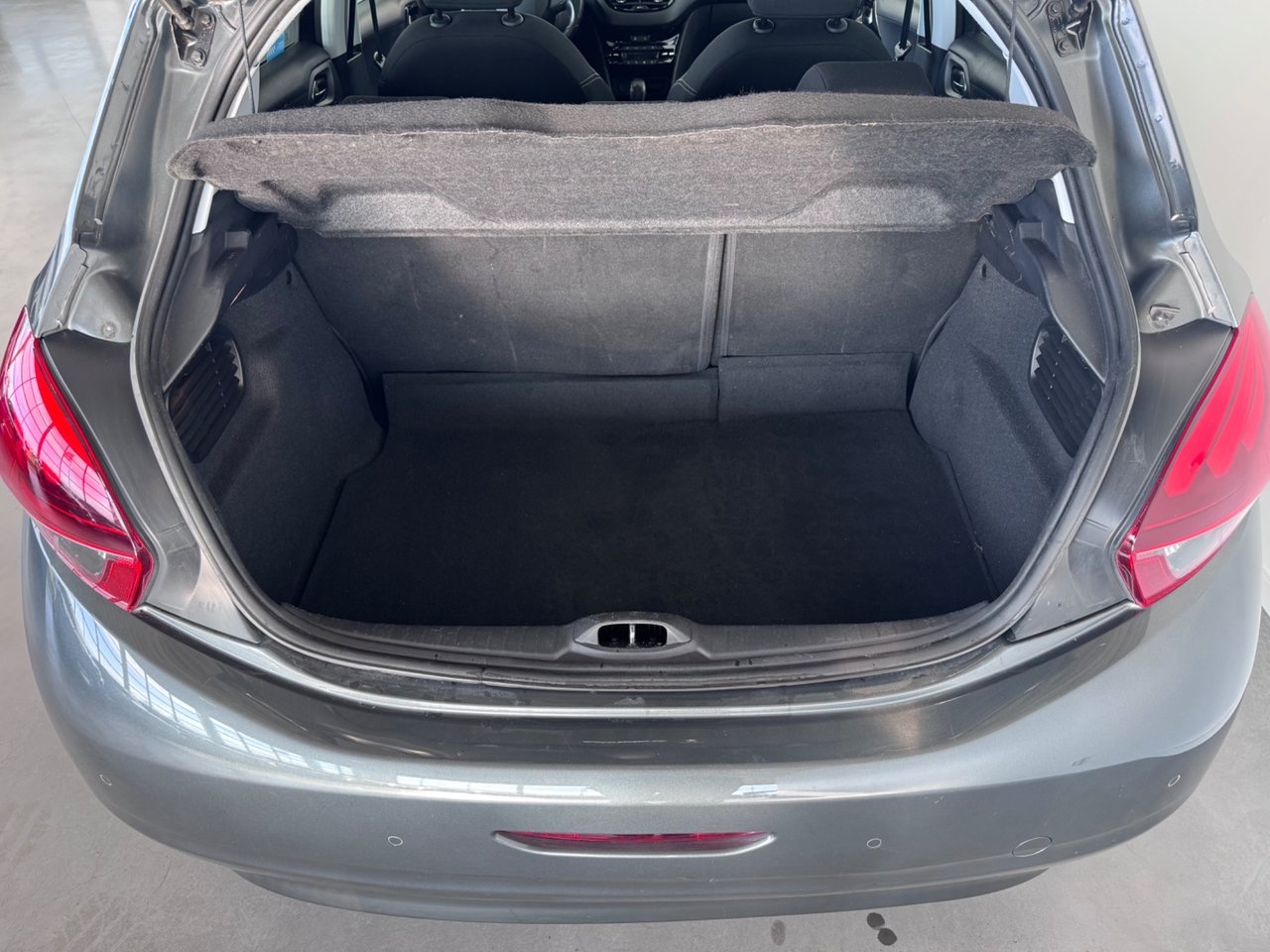 Peugeot 208 1.2 PureTech 82 Style 2016, photo 5/10