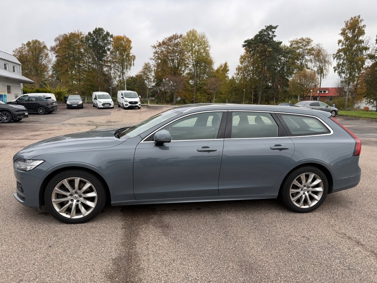 Volvo V90 B4 Diesel Momentum Advanced 2021, bild 4/10