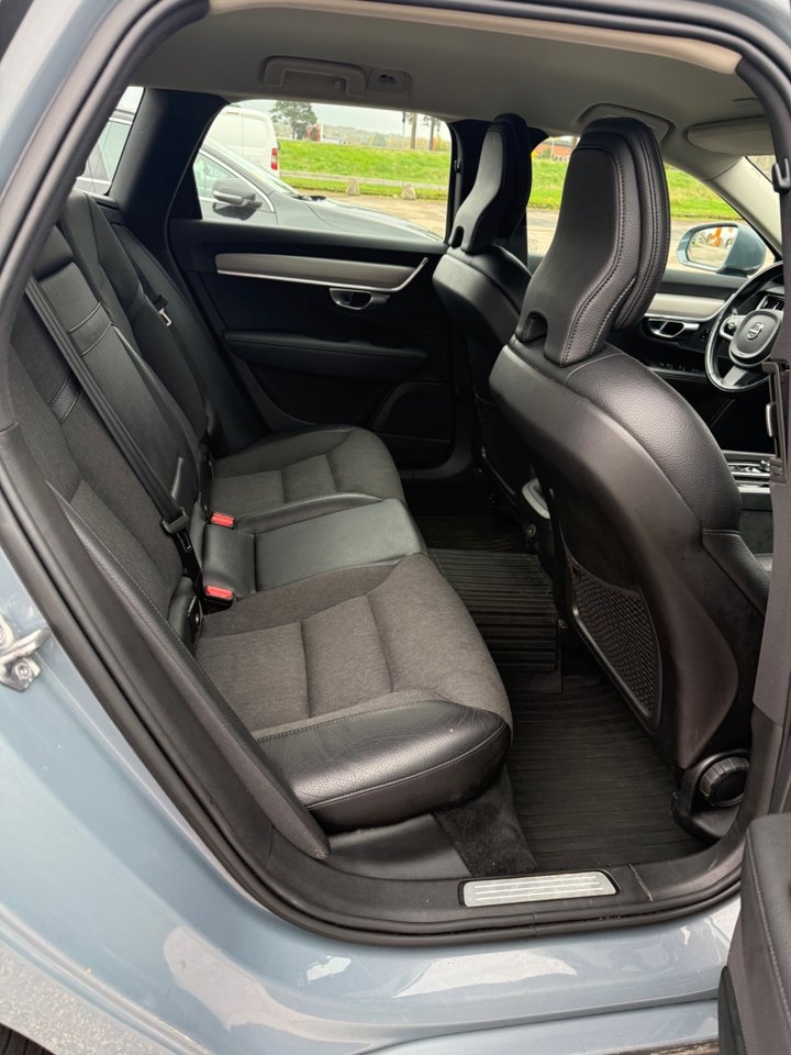Volvo V90 B4 Diesel Momentum Advanced 2021, bild 6/10
