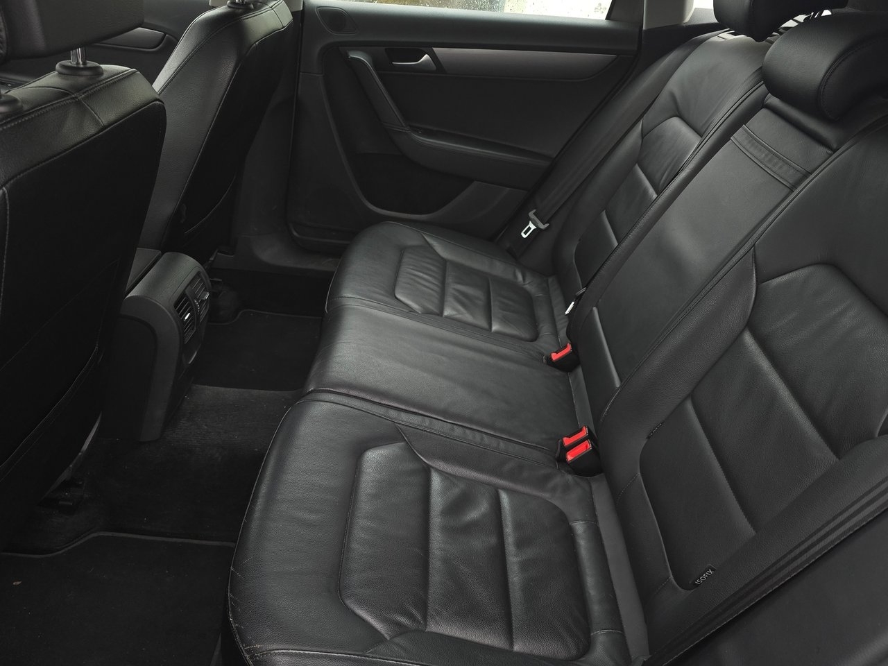 Volkswagen Passat 2.0 TDI 2012, bild 7/17