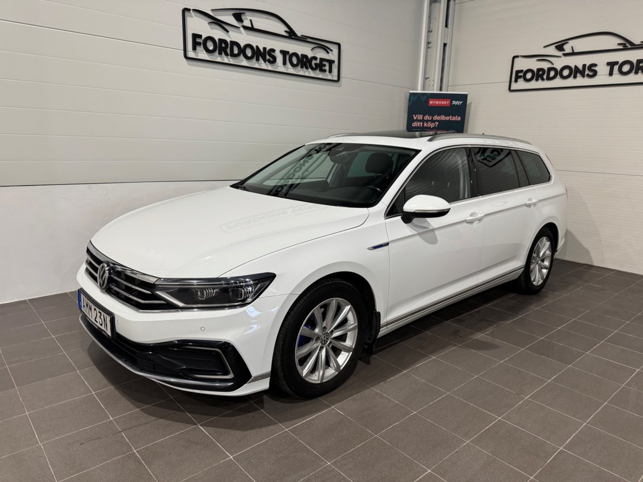 Volkswagen Passat GTE 2020, bild 2/10