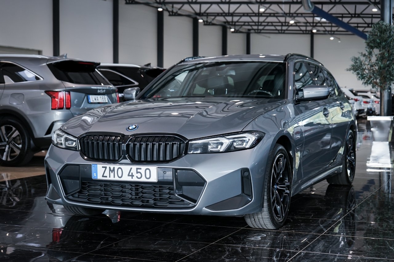 BMW 330e
