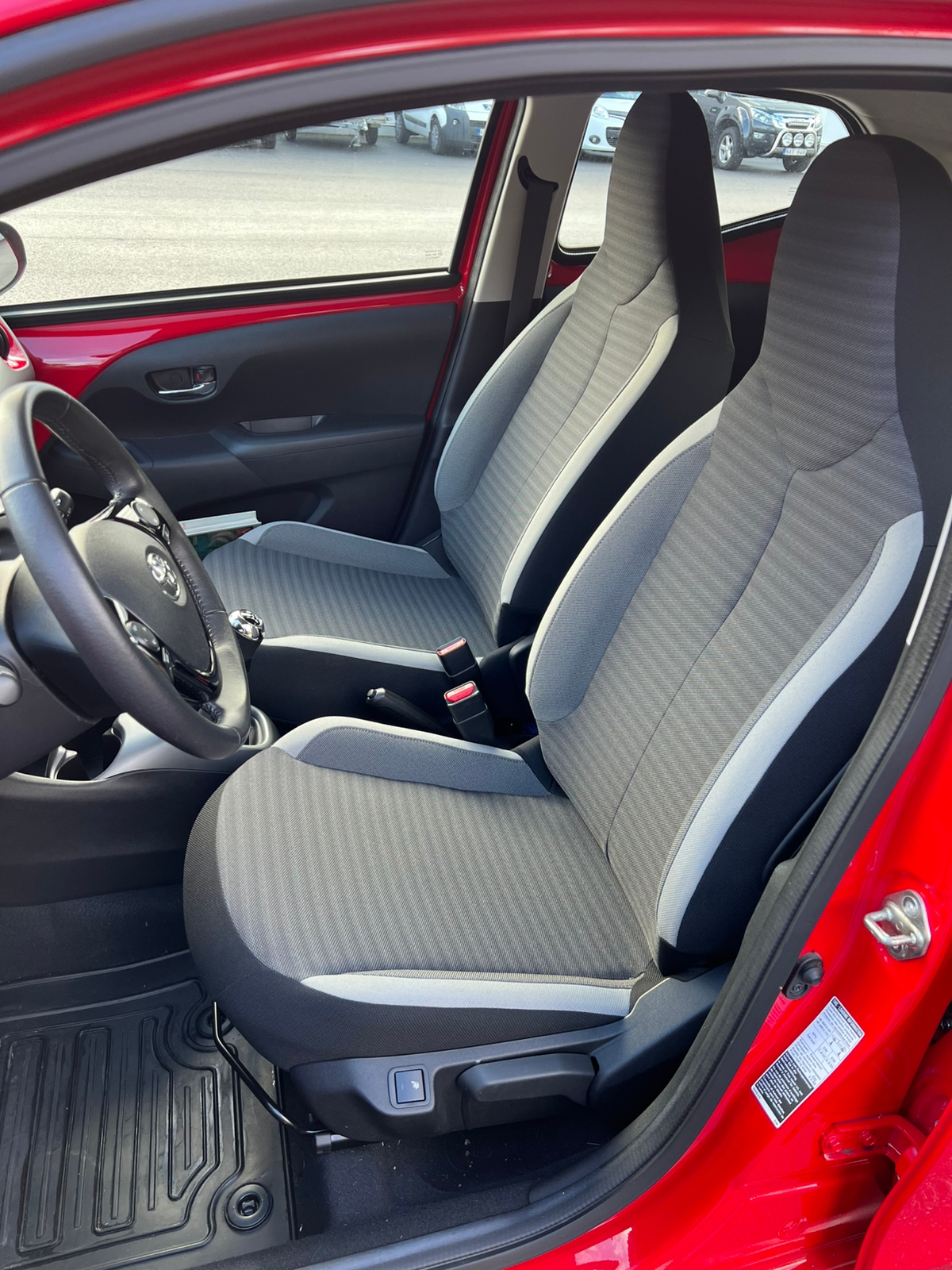 Toyota Aygo 2018, bild 9/10