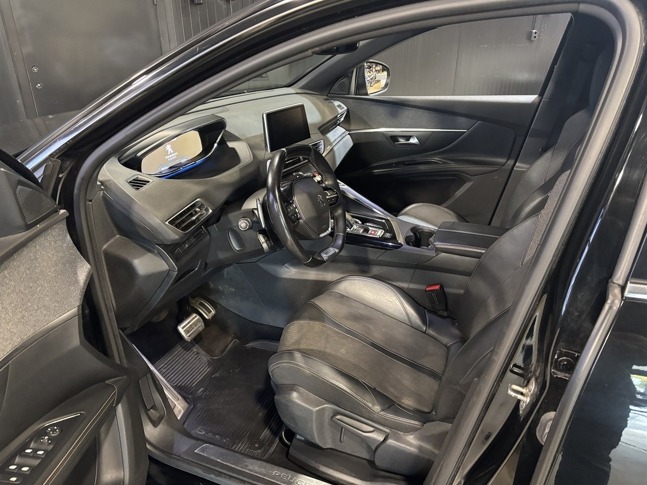 Peugeot 5008 1.6 PureTech 180 2019, photo 6/10