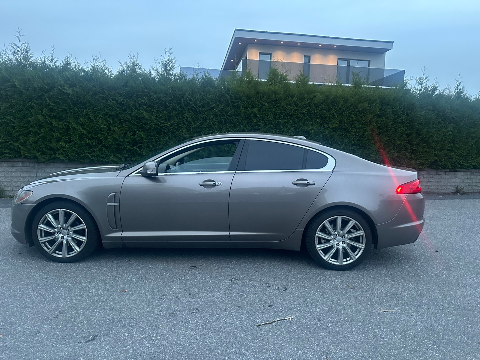 Jaguar XF 2.7 V6 Diesel 2009, bild 4/14