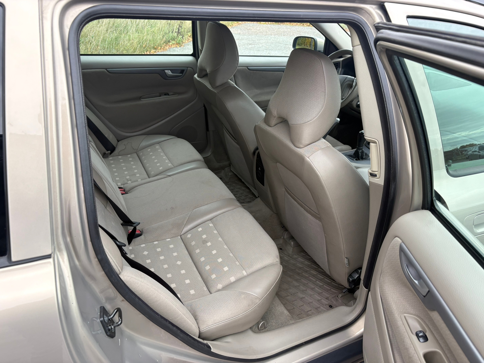 Volvo V70 2.5T 2005, kuva 6/8